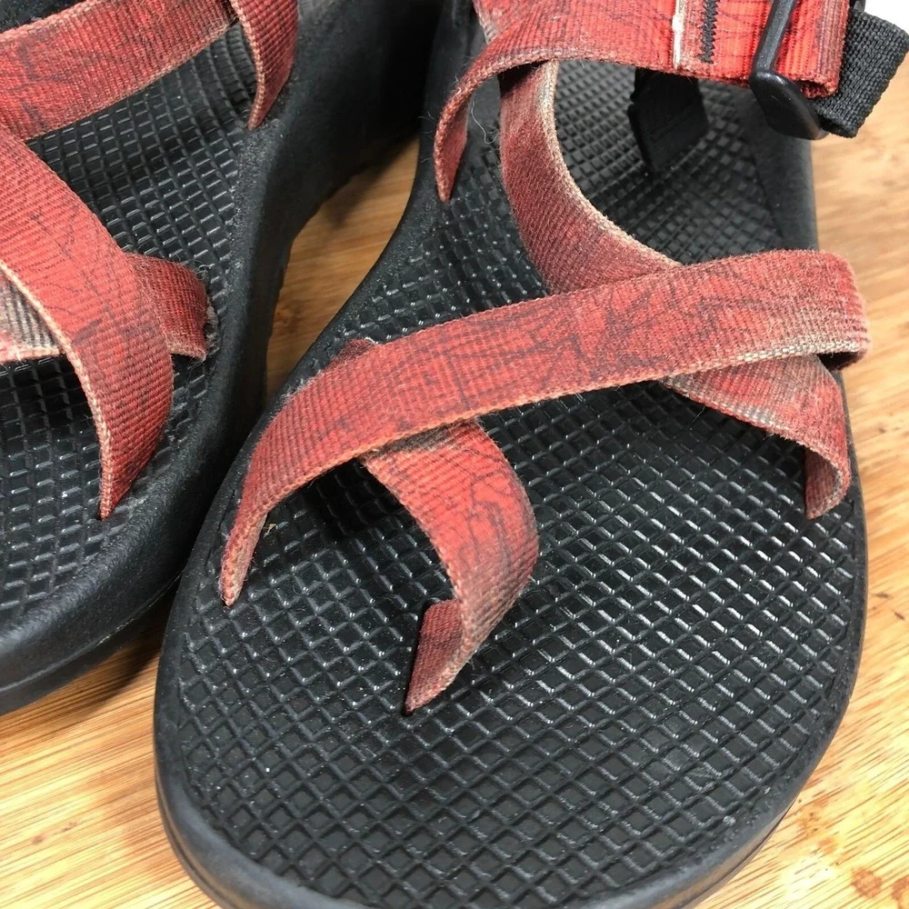 Chaco Z2 Classic mens size 7 shoes red black athletic hiking water sandals